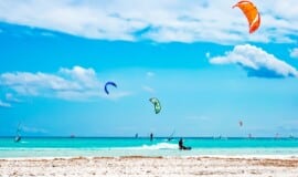 Kitesurfing Sardinien ©shutterstock